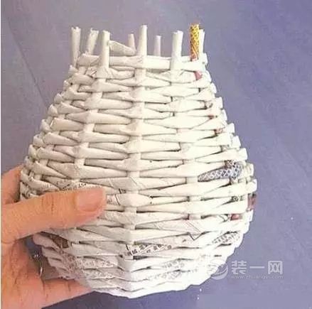 废报纸变收纳盒