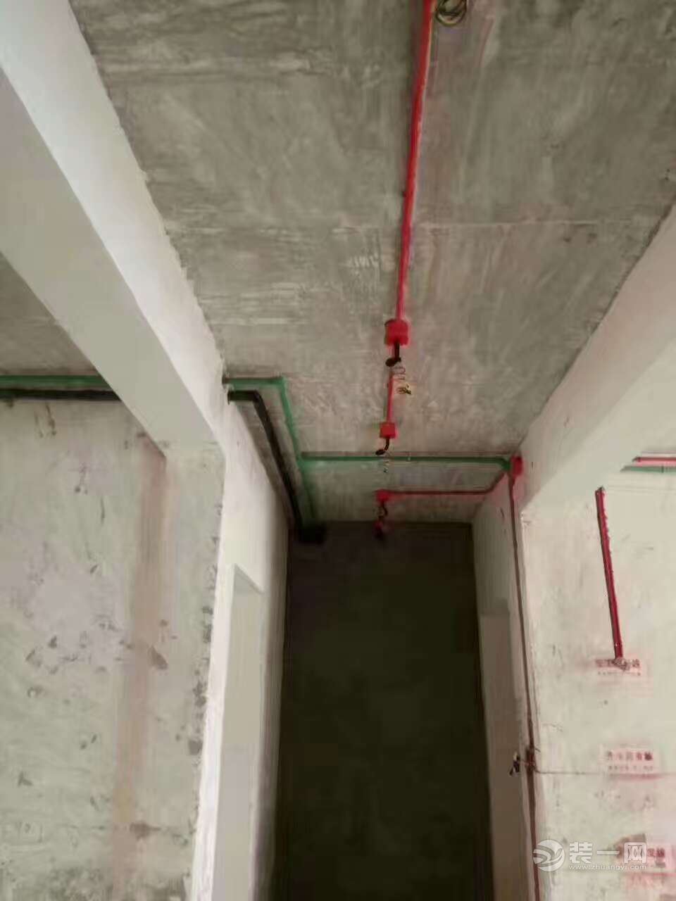 苏州湘苑二区80平米现代家居水电改造施工现场